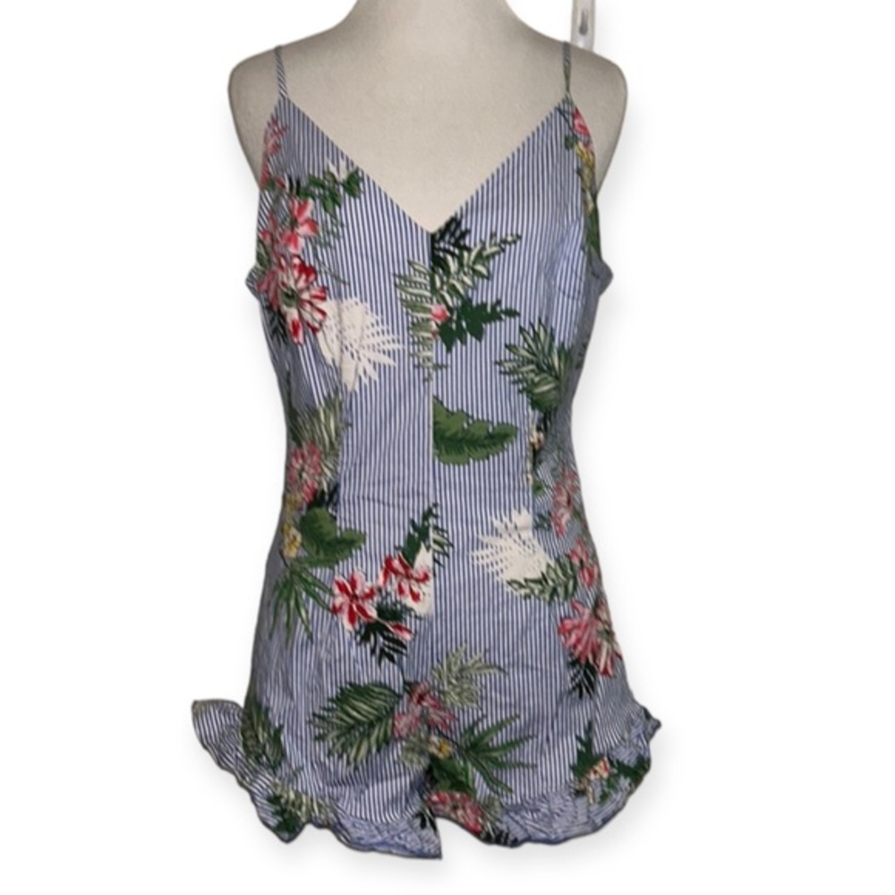 5/$30 🎈 Sage floral‎ tropical striped romper